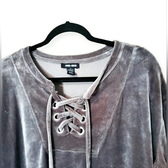 Spring & Mercer Gray Velvet Tie Lace up front Pullover Sweater Size Medium - Picture 5 of 5